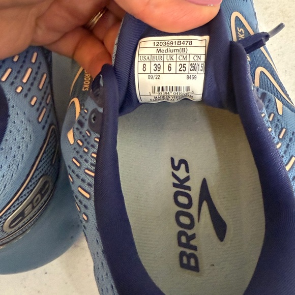 Women’s Brooks Glycerin 20 Neutral Running Shoe Blue/Peach/White Size 8 EUC - Picture 8 of 8